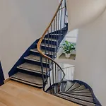 Modern And Functional Apartment In Menilmontant